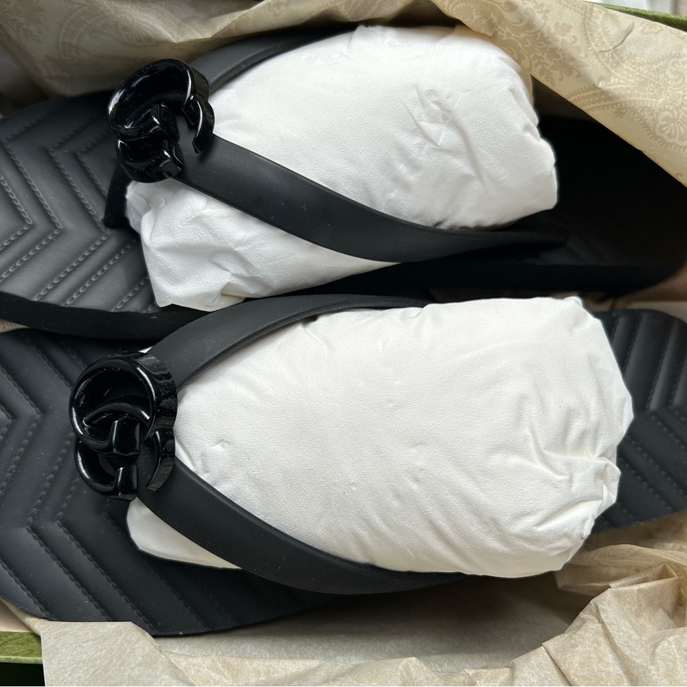 Gucci GG Black Flip Flop Sandal - Picture 6 of 6